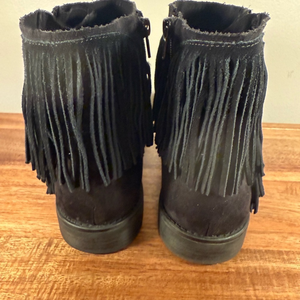 Black Suede Fringed Zippered Ankle Boots Size 9.5 - Picture 5 of 9